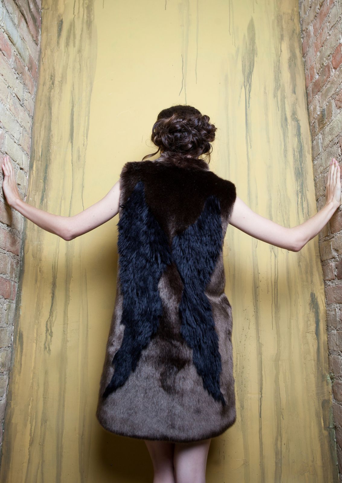 Faux fur women's vest - Sable Chocolate