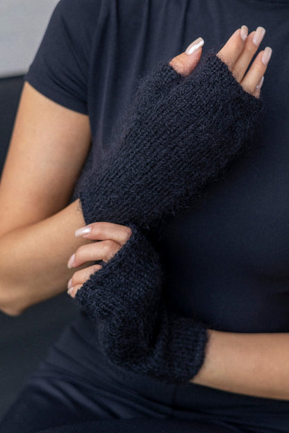Mittens - Mohair Black