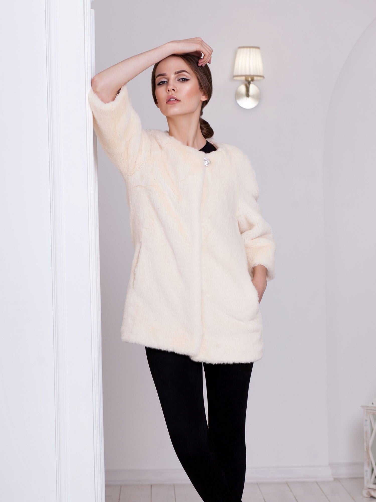 Luxury Fur
Luxury Coat
Luxury Fur Coat
Festival Coats
Luxury Mink
Women's Coats
Custom Fur Coat
Wedding Gift
White Coat
Wedding Present
Wedding Fur Jacket
Bride Fur Coats
Faux Fur Women Coat
